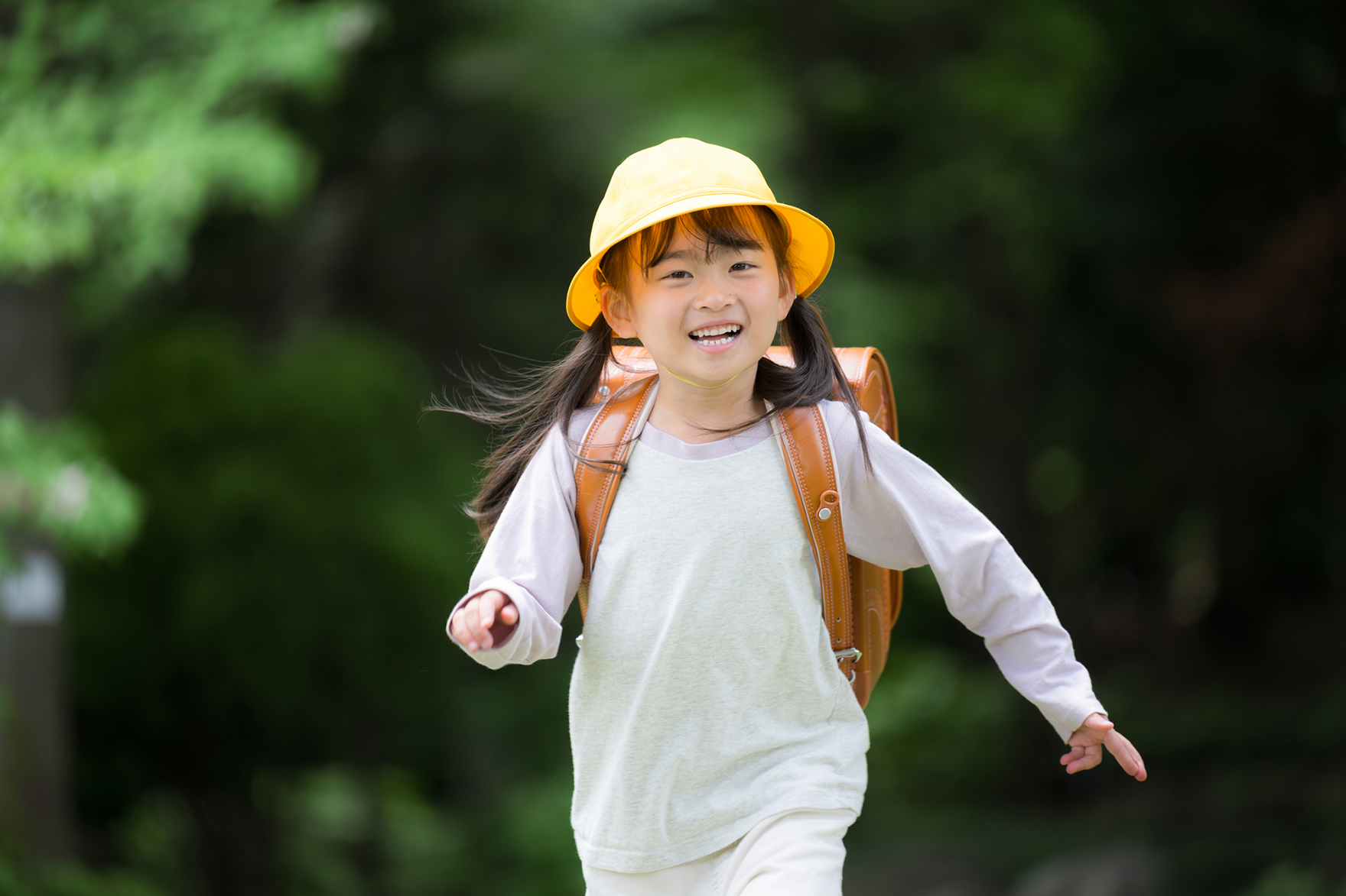 子どもの見守りはスマホのメッセージだけで十分？GPSと併用する防犯対策メリットを解説